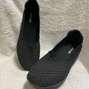 White Mt Women covered toe wedges